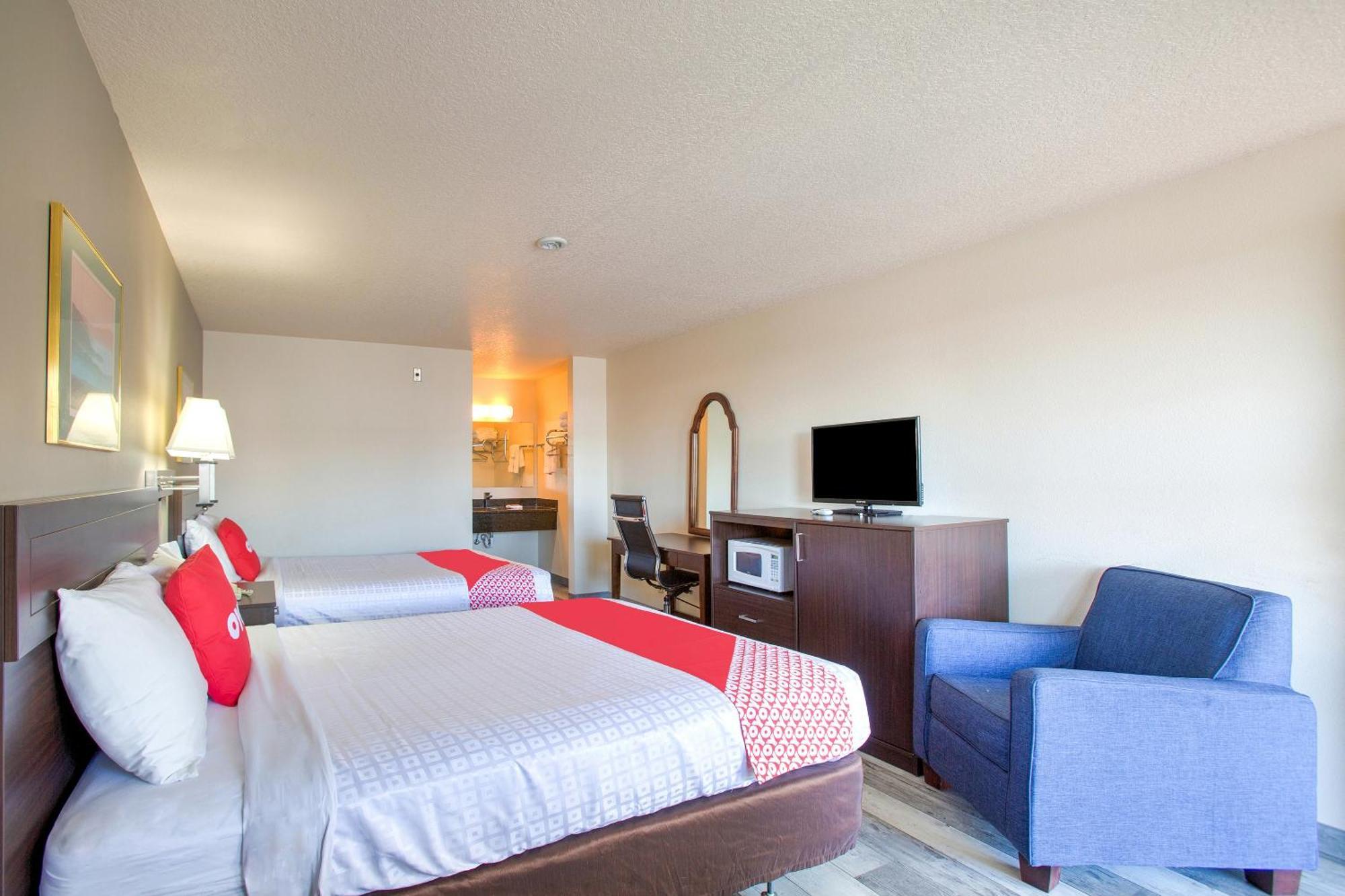 Oyo Woodland Hotel And Suites Exterior photo