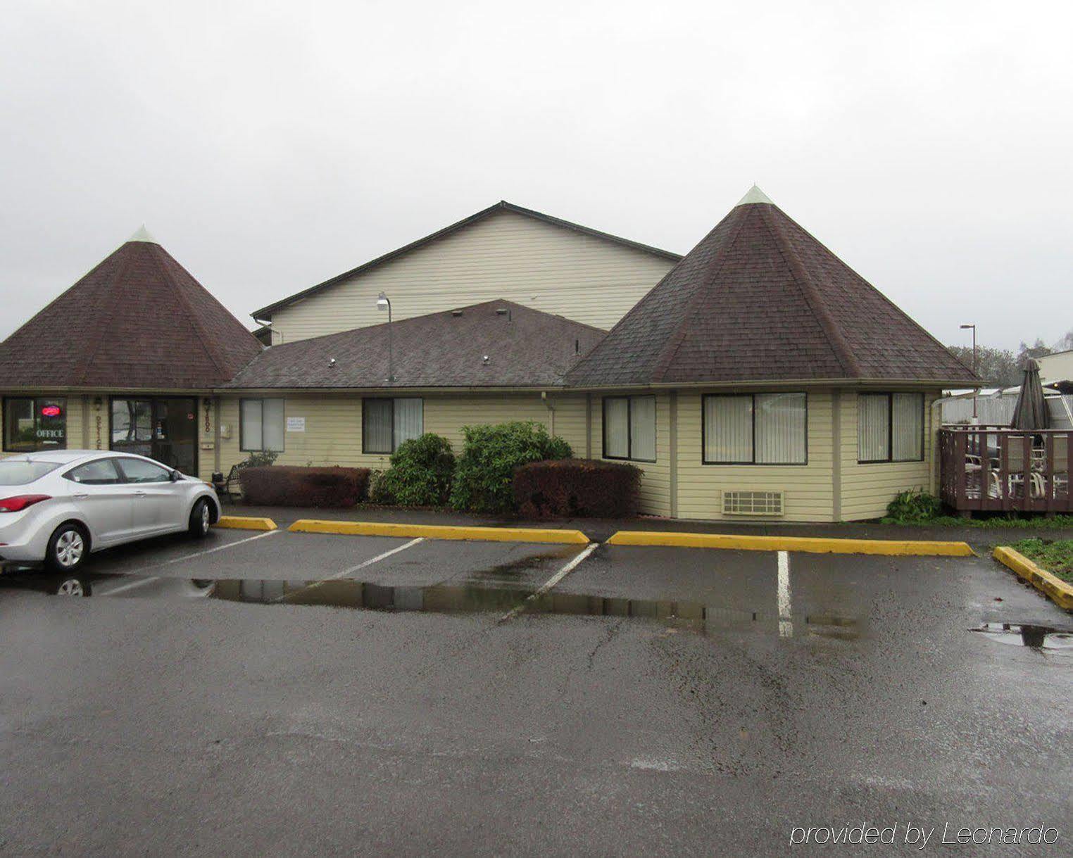 Oyo Woodland Hotel And Suites Exterior photo